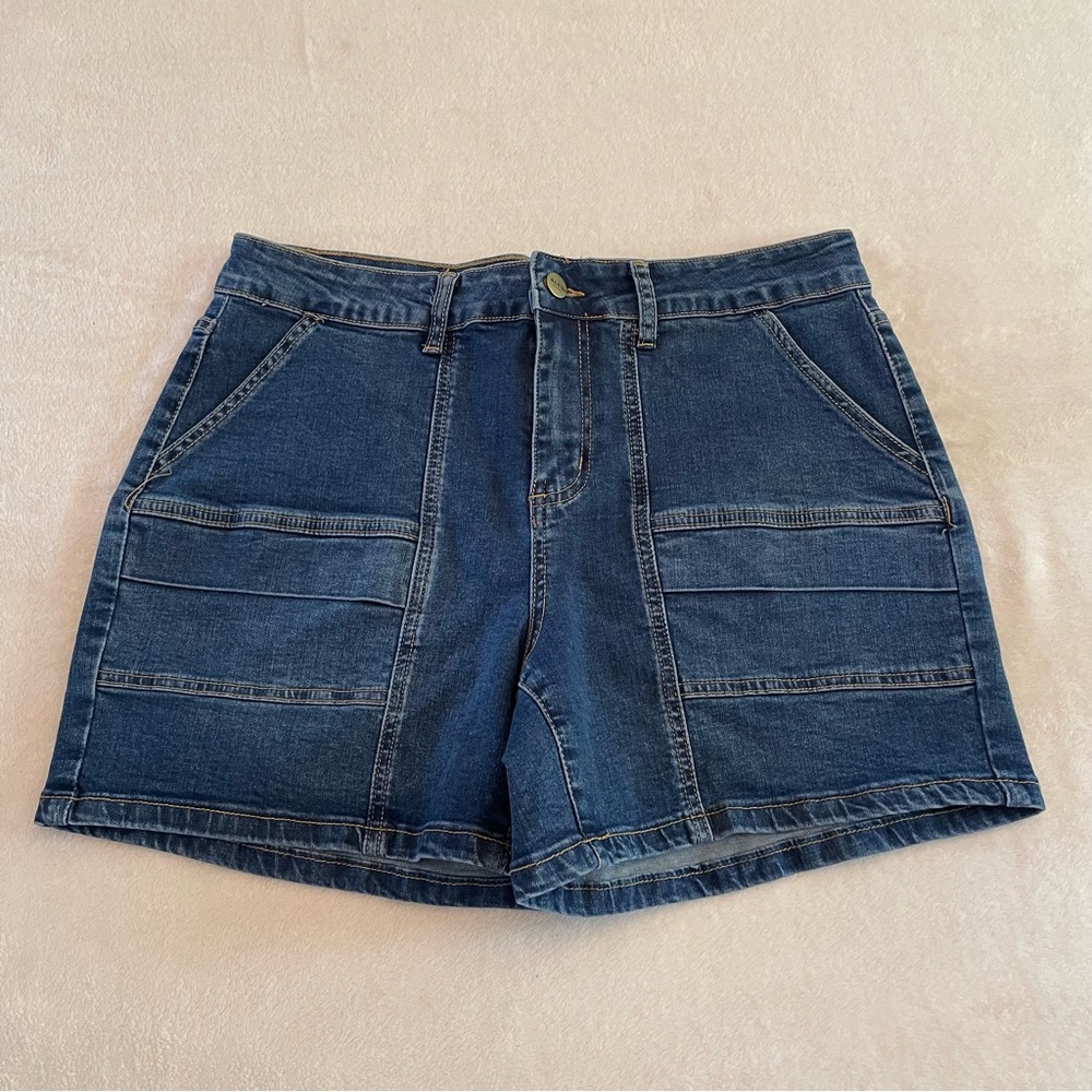 Bleu stretch denim shorts - size 12
